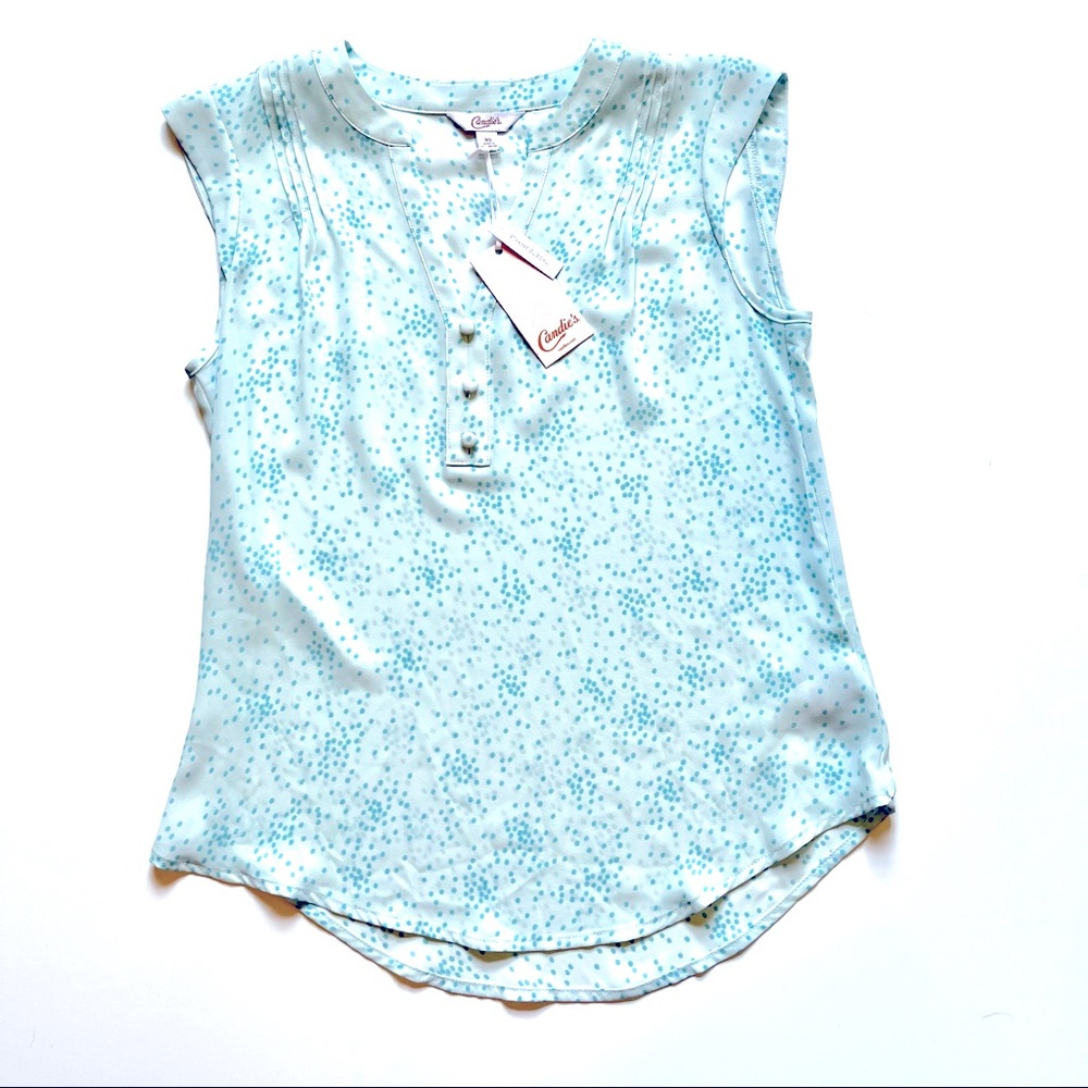 Sleeveless blouse